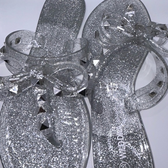 Wild Diva Silver Glitter Sandals - Picture 2 of 5